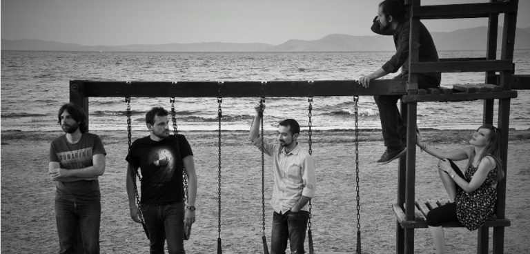 Playground Theory & Magenta Flaws live στο Ρομάντσο