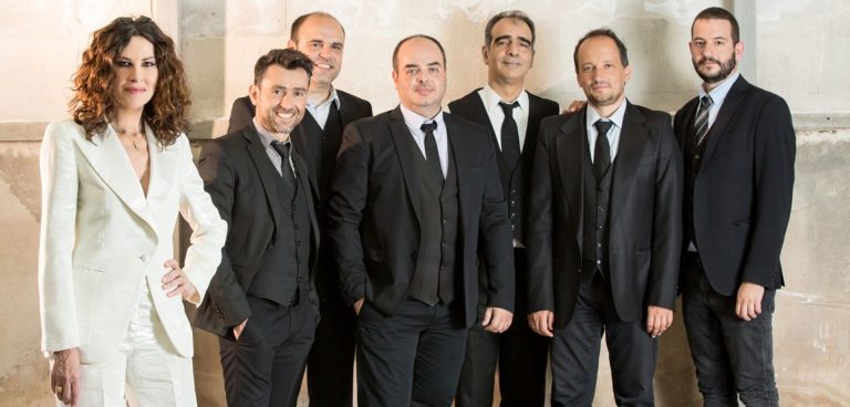 Ελευθερία Αρβανιτάκη TAKIM «Την ίδια στιγμή»