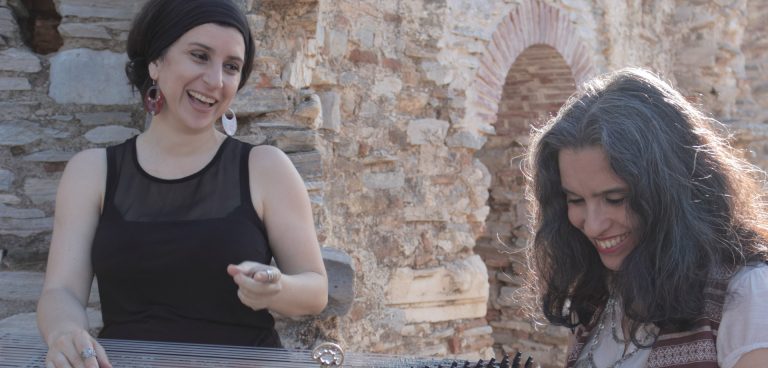 Lamia Bedioui με τη Σοφία Λαμπροπούλου