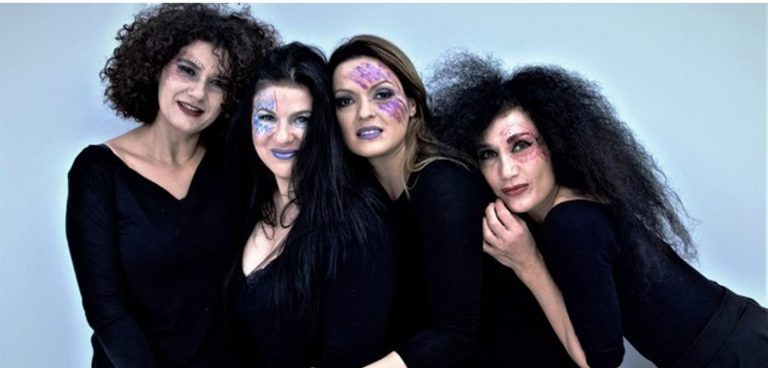 Όλο σπίτι κρεβάτι κι εκκλησία