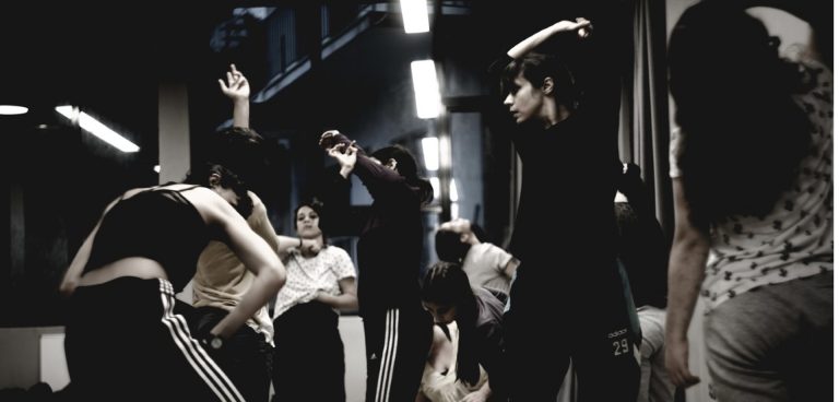 ΧΟΡΟΙ ΜΑΣ ΧΩΡΕΙ ΜΑΣ