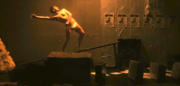 ΑΥΤΟΙ ΠΟΥ ΠΕΡΠΑΤΟΥΝ ΣΤΑ ΣΥΝΝΕΦΑ