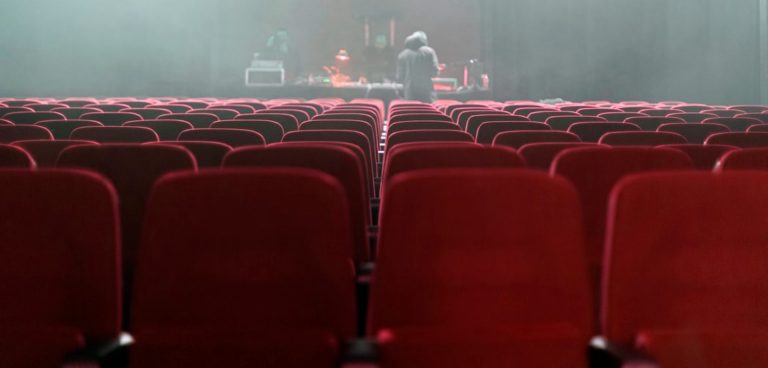 566 επαγγελματίες του κινηματογράφου υπογράφουν μια ανοιχτή επιστολή