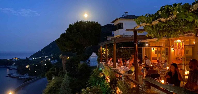 El Resto bar