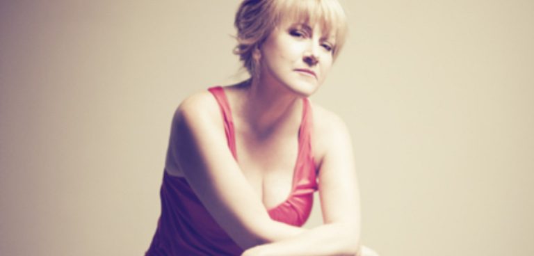 Η Έλλη Πασπαλά στον Κήπο του Μεγάρου