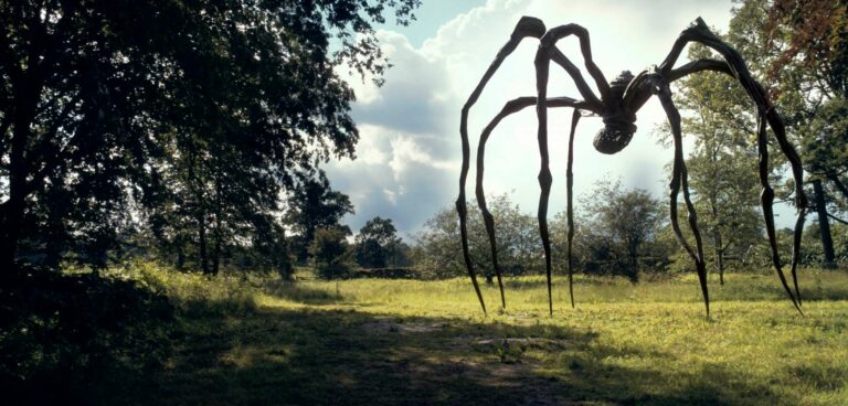 NEON - ΚΠΙΣΝ | Louise Bourgeois | Maman