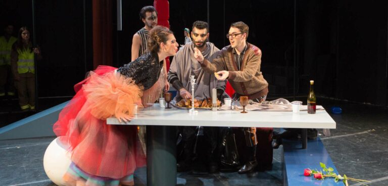 «O Mπίντερμαν και οι εμπρηστές» στο Εθνικό Θέατρο