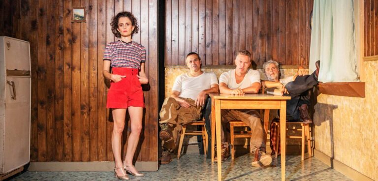 Προμηθέας - Στέγη