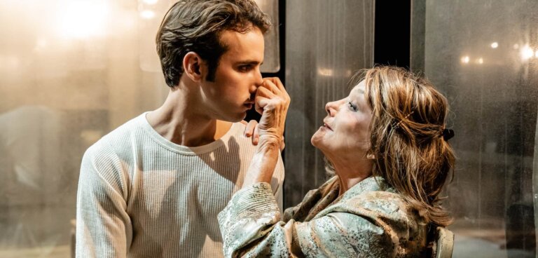 Ταξίδι μεγάλης μέρας μέσα στη νύχτα Δημήτρης Καραντζάς